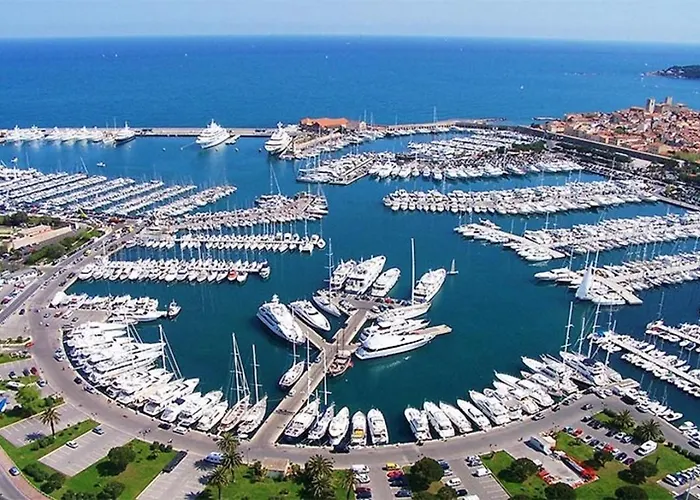 Port Vauban شقة *
